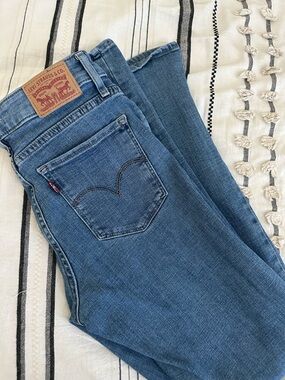 Levi's Women's 725 high rise bootcut